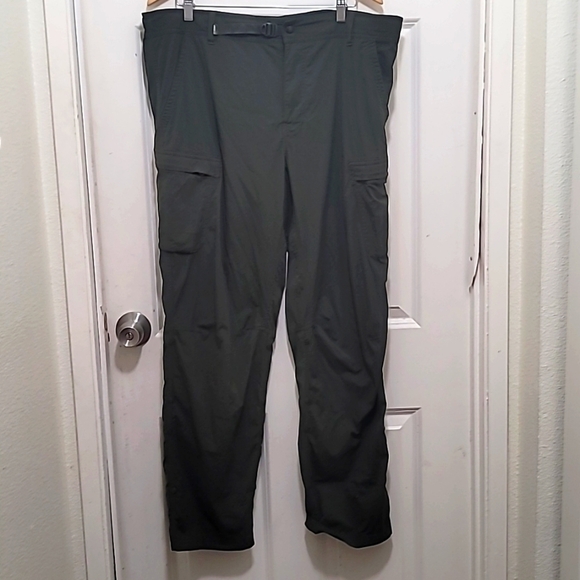 REI CO OP MEN'S CONVERTIBLE SNAP UP OLIVE GREEN CARGO PANTS RELAXED FIT SZ 40X32 - Picture 3 of 13
